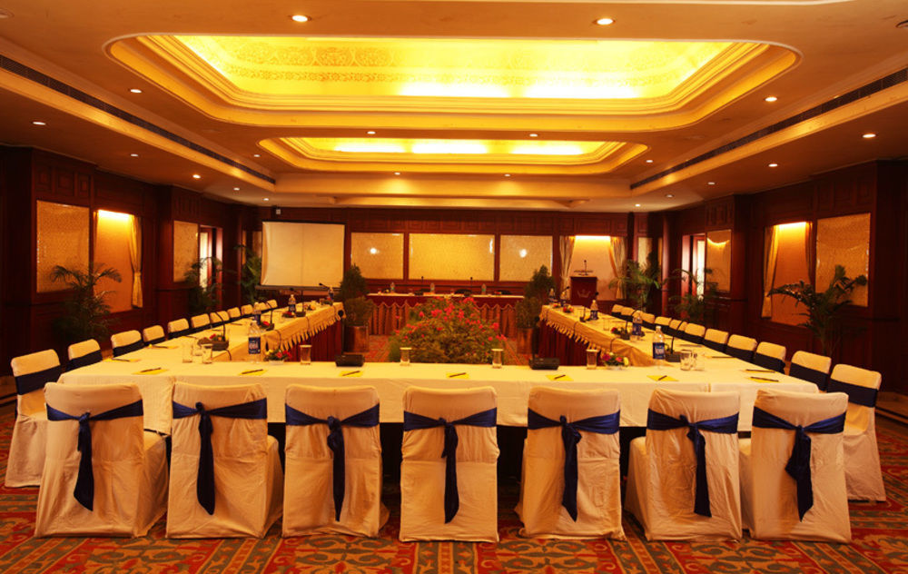 The Crown, Bhubaneswar - Ihcl Seleqtions Hotel ภายนอก รูปภาพ